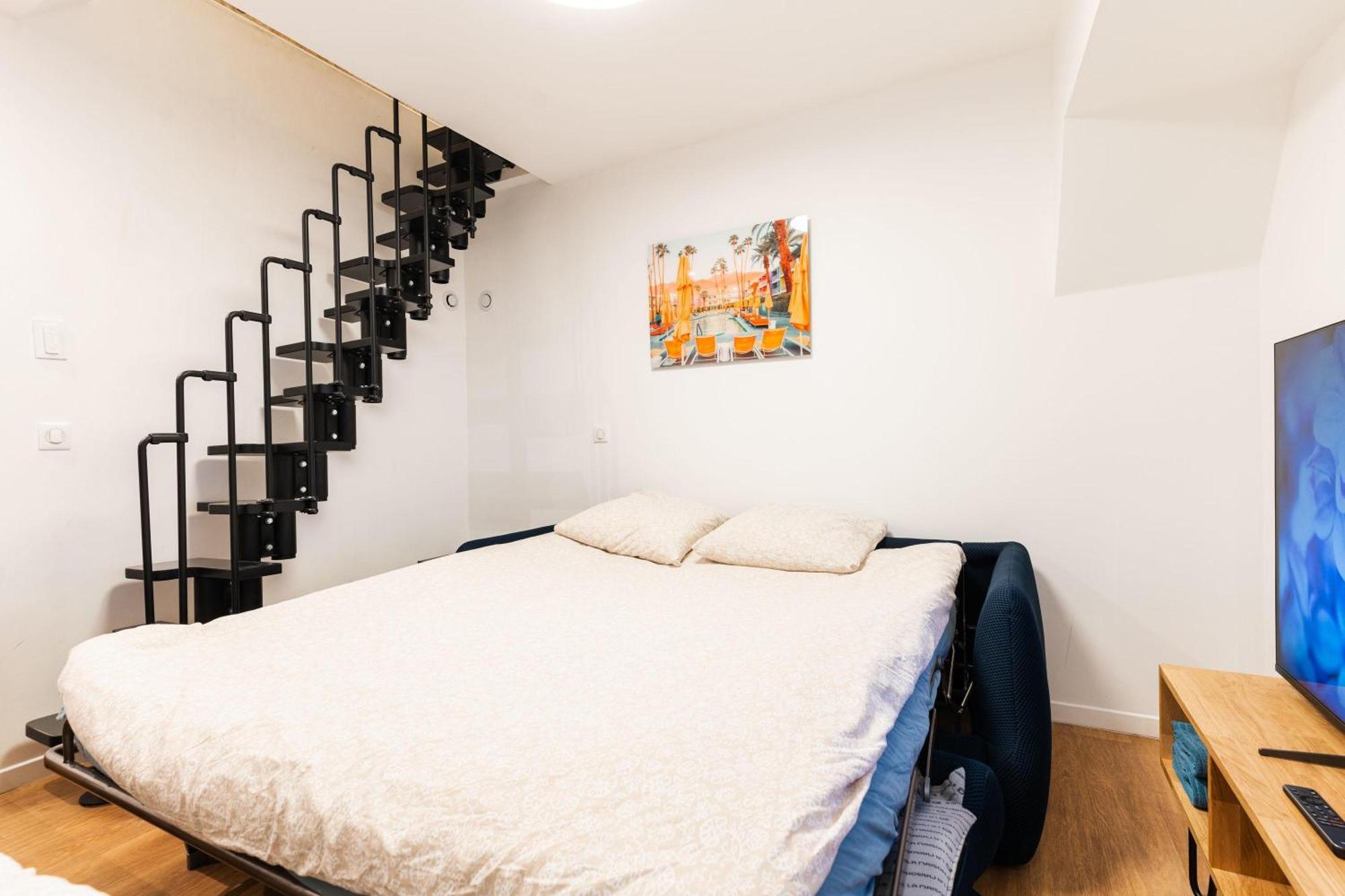 Loft 4 Bedroom Montmartre Pigalle Ac By Lcc Agency Paříž Exteriér fotografie